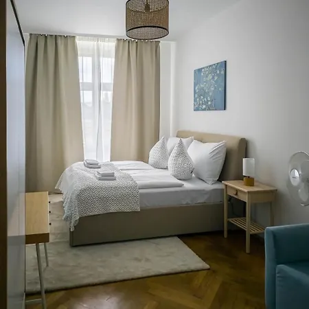 3bdr Spacious And Cozy アパート *