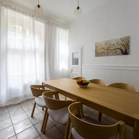 3bdr Spacious And Cozy *