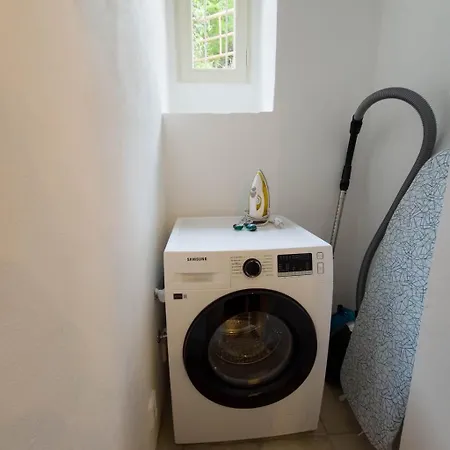 3bdr Spacious And Cozy プラハ