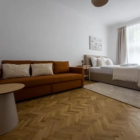 3bdr Spacious And Cozy * براغ