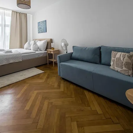 3bdr Spacious And Cozy * براغ